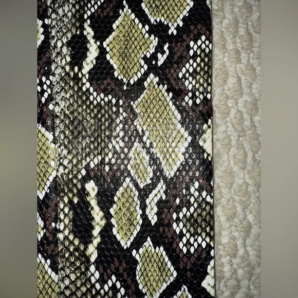 COMMANDO  Perfect Control Leggings snake print SIZE: MEDIUM - Picture 6 of 9